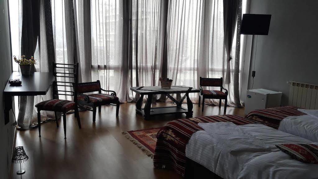 Alphabet Boutique Hotel Tbilisi Exteriör bild