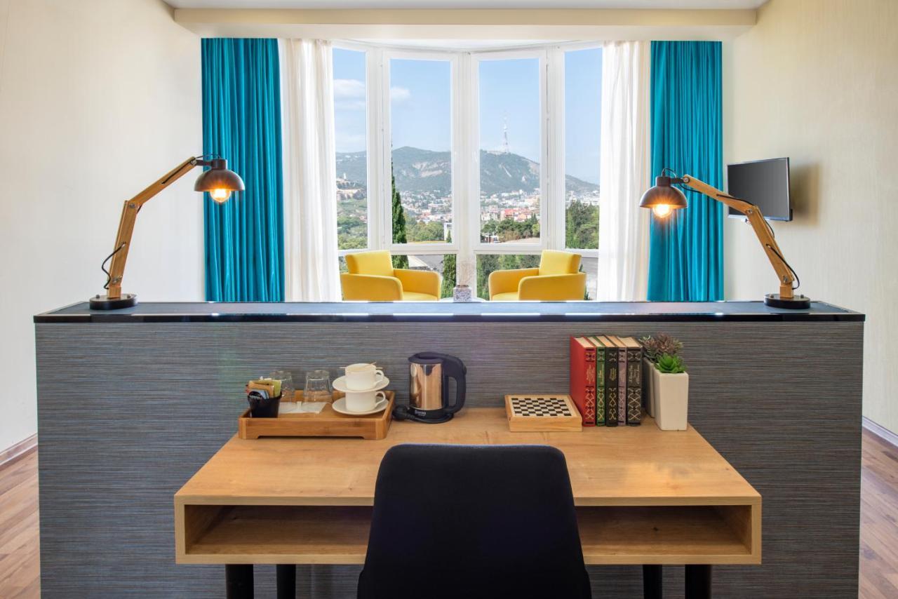 Alphabet Boutique Hotel Tbilisi Exteriör bild
